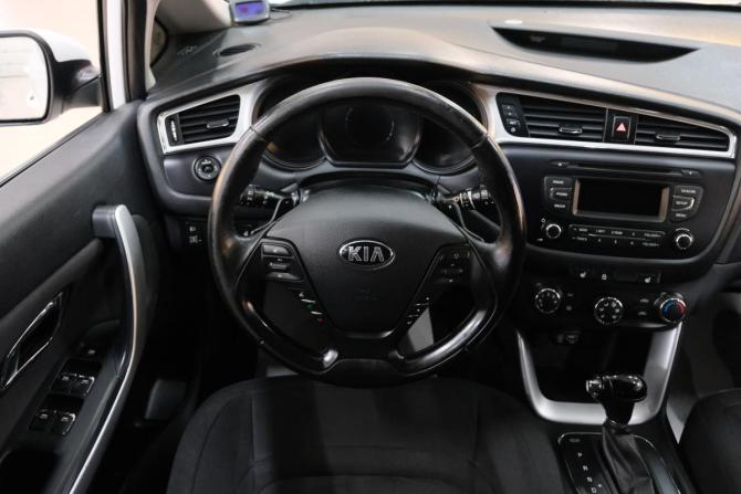 Kia Ceed II Рестайлинг с пробегом 2018 года, цена 1 419 000 рублей, 90000 км, хэтчбек, Автокод Объявления