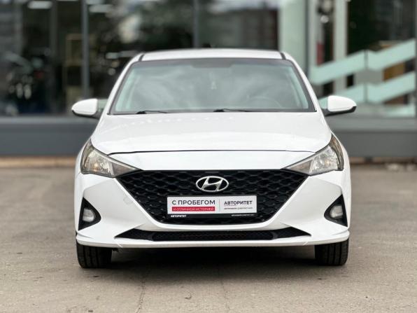 Hyundai Solaris II Рестайлинг с пробегом 2021 года, цена 1 139 000 рублей, 135459 км, седан, Автокод Объявления