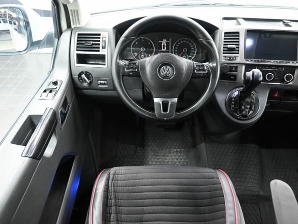 Volkswagen Multivan T5 Рестайлинг с пробегом 2011 года, цена 2 429 900 рублей, 394196 км, минивэн, Автокод Объявления