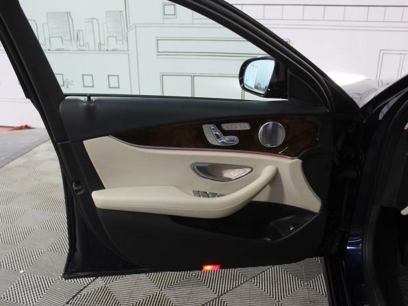 Mercedes-Benz E-Класс V (W213 S213 C238) с пробегом 2017 года, цена 4 250 000 рублей, 135114 км, седан, Автокод Объявления