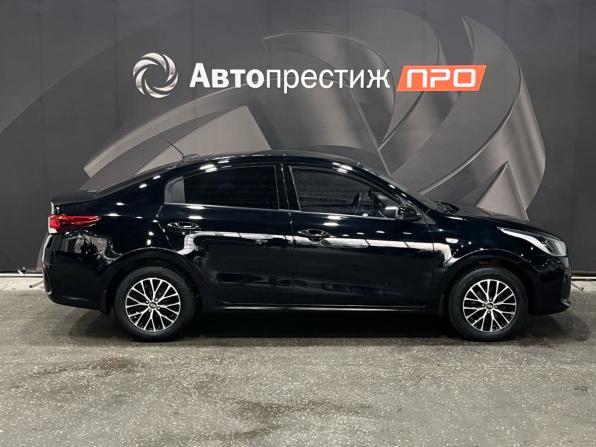 Kia Rio IV с пробегом 2018 года, цена 1 050 000 рублей, 90410 км, седан, Автокод Объявления
