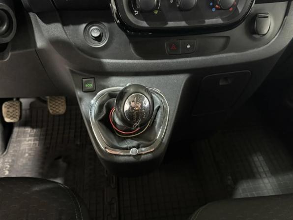Opel Vivaro B с пробегом 2017 года, цена 1 850 000 рублей, 192002 км, минивэн, Автокод Объявления
