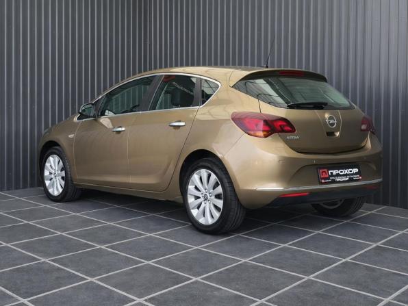 Opel Astra J Рестайлинг с пробегом 2012 года, цена 897 000 рублей, 107928 км, хэтчбек, Автокод Объявления