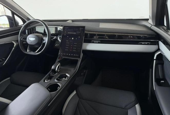Geely Atlas II с пробегом 2024 года, цена 2 965 000 рублей, 23214 км, внедорожник, Автокод Объявления