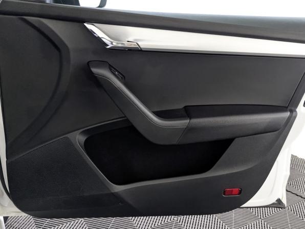 Skoda Octavia III (A7) Рестайлинг с пробегом 2019 года, цена 1 300 000 рублей, 163479 км, лифтбек, Автокод Объявления