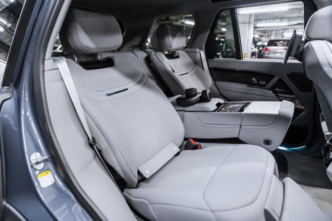 Новый Land Rover Range Rover V 2025 года, цена 34 100 000 рублей, внедорожник, Автокод Объявления