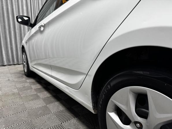 Hyundai Solaris I Рестайлинг с пробегом 2016 года, цена 850 000 рублей, 255517 км, седан, Автокод Объявления