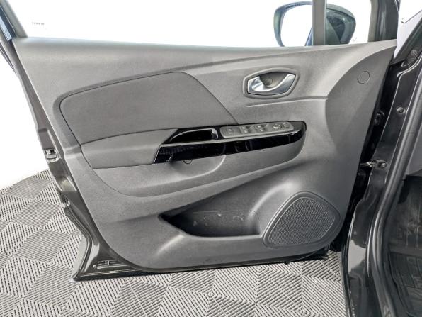Renault Kaptur I Рестайлинг с пробегом 2021 года, цена 1 599 000 рублей, 85265 км, внедорожник, Автокод Объявления