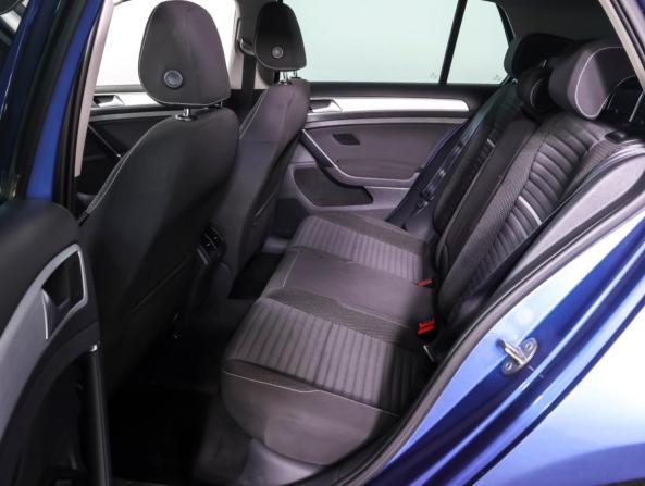 Volkswagen Golf VII с пробегом 2014 года, цена 1 090 000 рублей, 220682 км, хэтчбек, Автокод Объявления