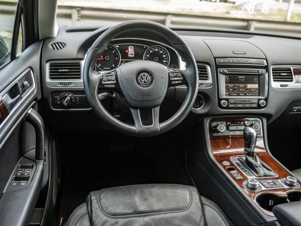 Volkswagen Touareg II Рестайлинг с пробегом 2015 года, цена 2 958 000 рублей, 142382 км, внедорожник, Автокод Объявления