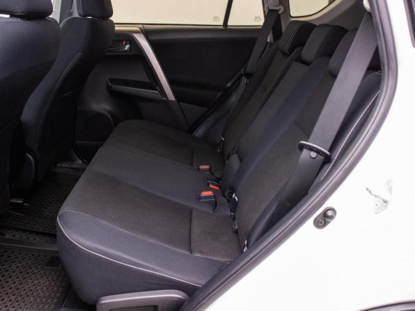 Toyota RAV4 IV (XA40) Рестайлинг с пробегом 2018 года, цена 2 345 000 рублей, 85000 км, внедорожник, Автокод Объявления