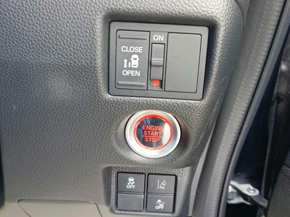 Honda N-BOX II с пробегом 2018 года, цена 849 995 рублей, 148868 км, минивэн, Автокод Объявления