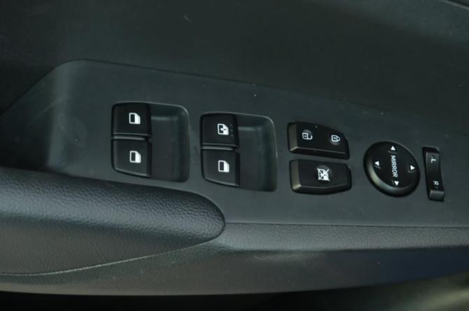 Hyundai Solaris II Рестайлинг с пробегом 2021 года, цена 1 579 000 рублей, 102000 км, седан, Автокод Объявления