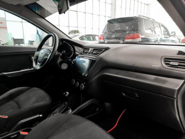 Kia Rio III Рестайлинг с пробегом 2017 года, цена 850 000 рублей, 233001 км, седан, Автокод Объявления