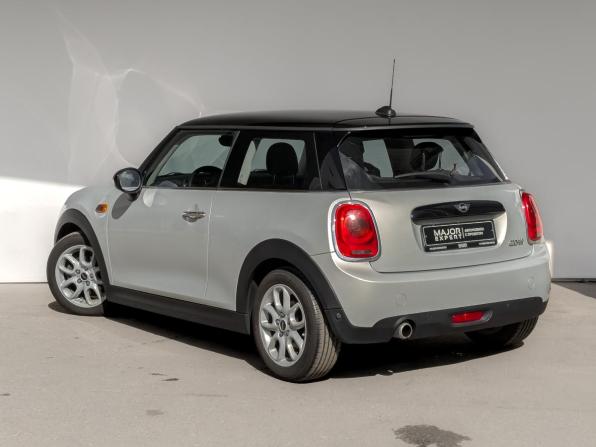Mini Hatch III (F55/F56) Рестайлинг с пробегом 2018 года, цена 1 800 000 рублей, 73652 км, хэтчбек, Автокод Объявления