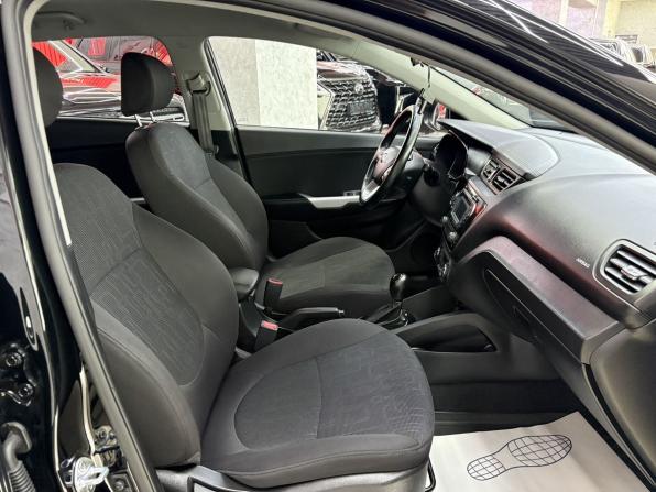 Kia Rio III Рестайлинг с пробегом 2015 года, цена 1 365 000 рублей, 33893 км, хэтчбек, Автокод Объявления