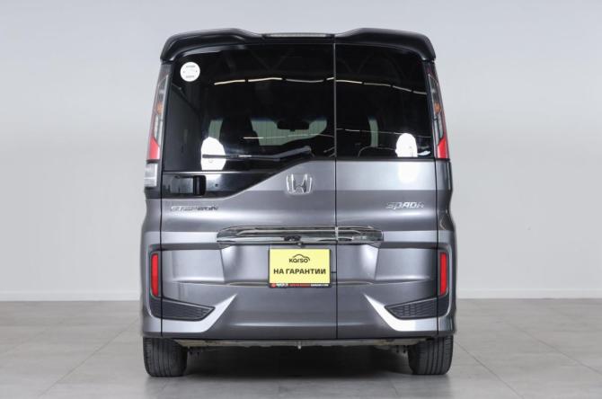 Honda Stepwgn V с пробегом 2015 года, цена 1 699 000 рублей, 130000 км, минивэн, Автокод Объявления
