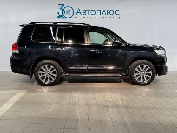 Toyota Land Cruiser 200 Series Рестайлинг 2 с пробегом 2017 года, цена 6 900 000 рублей, 137000 км, внедорожник, Автокод Объявления