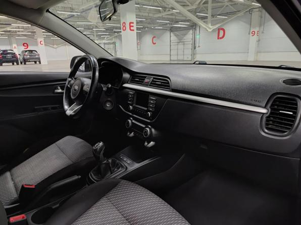 Kia Rio IV с пробегом 2018 года, цена 990 000 рублей, 212191 км, хэтчбек, Автокод Объявления