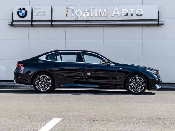 BMW 5 серии VIII (G60/G61/G68) с пробегом 2025 года, цена 8 990 000 рублей, 16 км, седан, Автокод Объявления