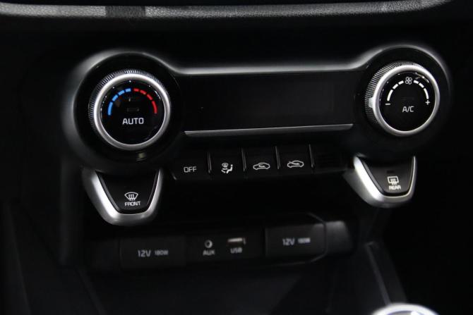 Kia Rio IV с пробегом 2018 года, цена 1 295 650 рублей, 105107 км, хэтчбек, Автокод Объявления