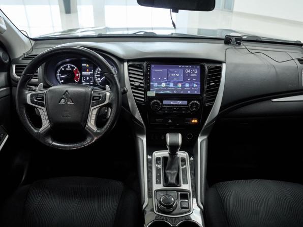 Mitsubishi Pajero Sport III с пробегом 2018 года, цена 2 996 000 рублей, 75718 км, внедорожник, Автокод Объявления
