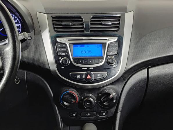 Hyundai Solaris I с пробегом 2012 года, цена 855 000 рублей, 105542 км, седан, Автокод Объявления