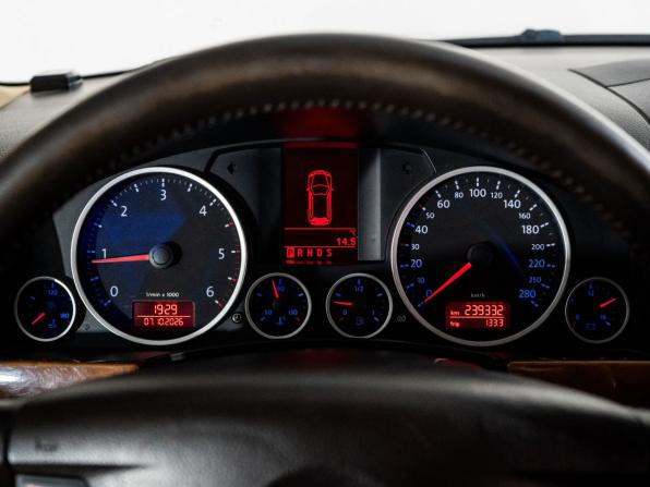 Volkswagen Touareg I Рестайлинг с пробегом 2008 года, цена 999 000 рублей, 239332 км, внедорожник, Автокод Объявления