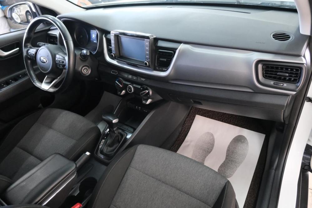 Kia Stonic I Омск  - изображение 16