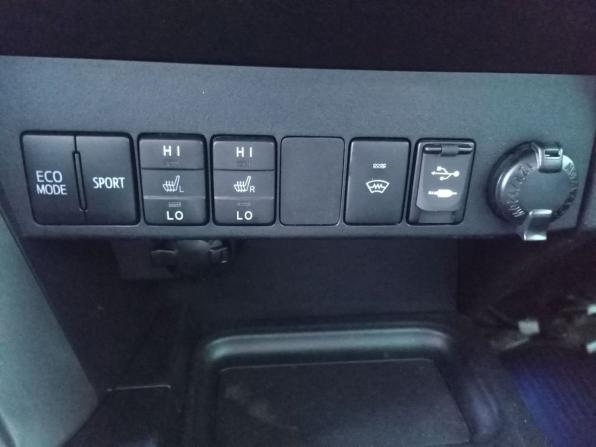 Toyota RAV4 IV (XA40) Рестайлинг с пробегом 2018 года, цена 2 298 000 рублей, 178092 км, внедорожник, Автокод Объявления