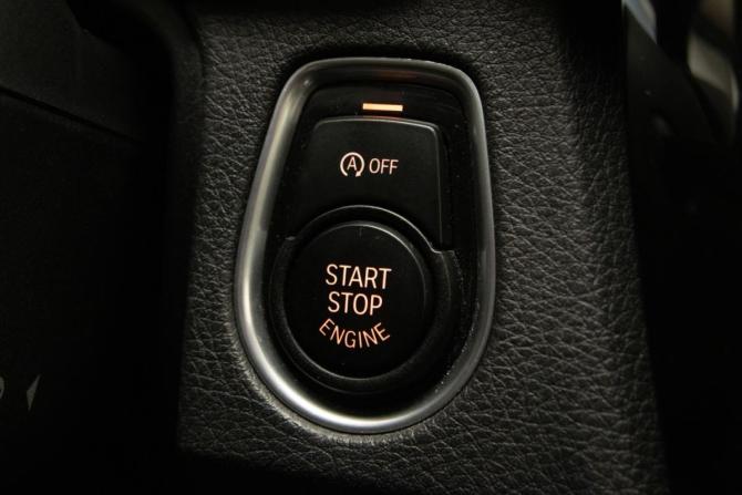 BMW 3 серии VI (F3x) Рестайлинг с пробегом 2016 года, цена 2 175 000 рублей, 72400 км, седан, Автокод Объявления