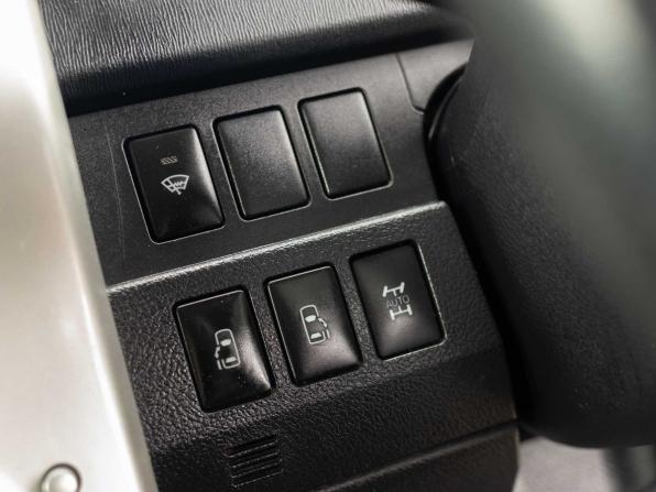 Toyota Voxy II (R70) Рестайлинг с пробегом 2011 года, цена 1 260 000 рублей, 246165 км, минивэн, Автокод Объявления
