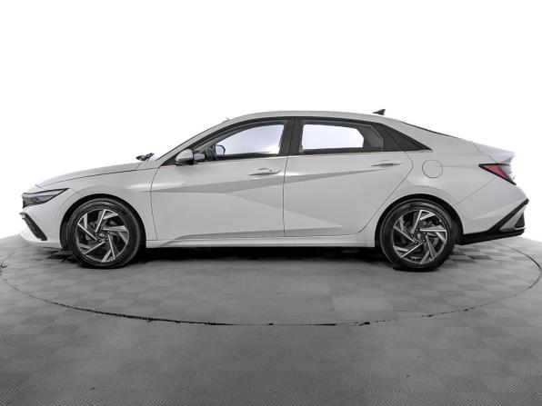 Hyundai Elantra VII (CN7) Рестайлинг с пробегом 2023 года, цена 2 049 000 рублей, 40500 км, седан, Автокод Объявления