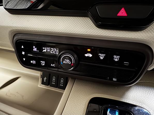 Honda N-BOX II с пробегом 2018 года, цена 900 000 рублей, 112217 км, микровэн, Автокод Объявления