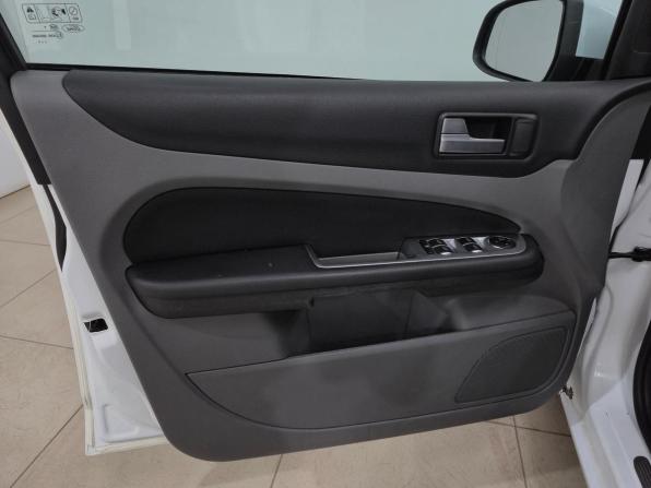 Ford Focus II Рестайлинг с пробегом 2011 года, цена 550 000 рублей, 215435 км, хэтчбек, Автокод Объявления