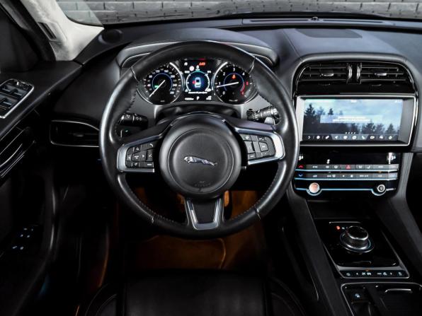 Jaguar F-Pace I с пробегом 2019 года, цена 3 350 000 рублей, 112605 км, внедорожник, Автокод Объявления