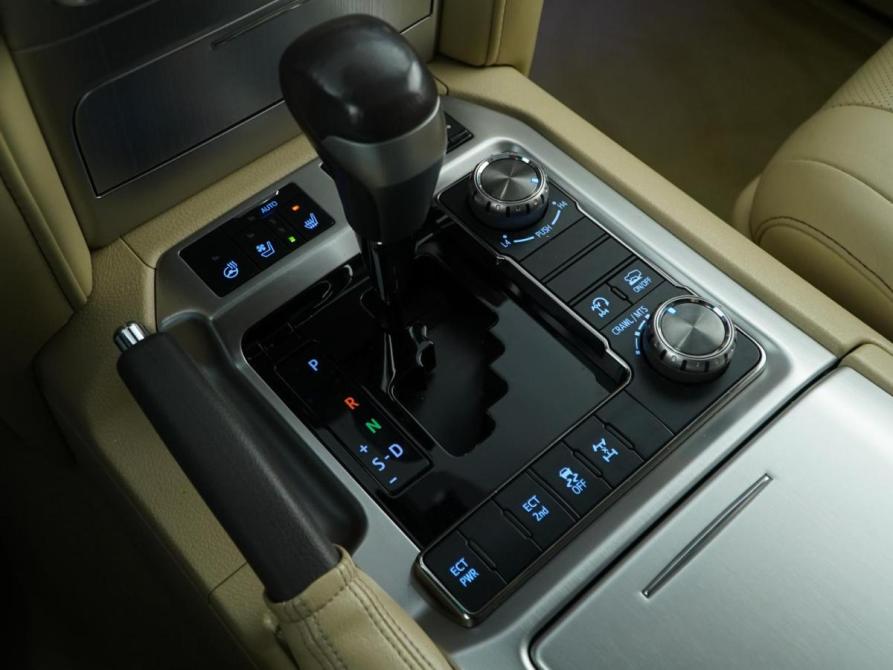 Toyota Land Cruiser 200 Series Рестайлинг 2 Москва  - изображение 18