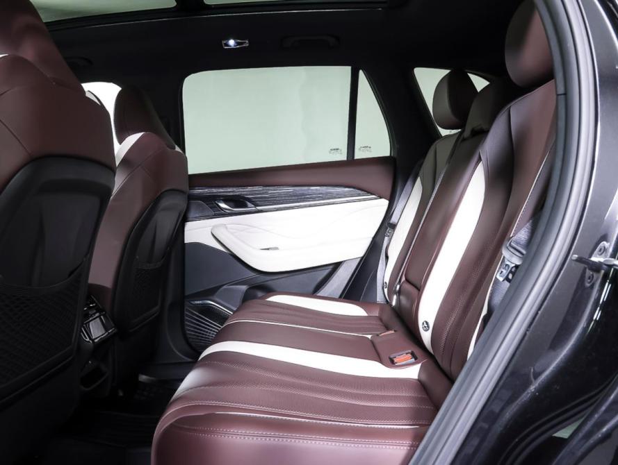 Geely Monjaro I Москва  - изображение 12