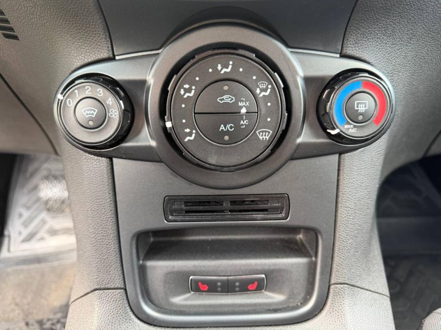 Ford Fiesta Mk6 Рестайлинг Санкт-Петербург  - изображение 12