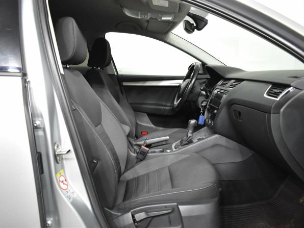 Skoda Octavia III (A7) Рестайлинг с пробегом 2017 года, цена 1 630 000 рублей, 130430 км, лифтбек, Автокод Объявления