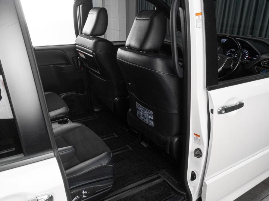 Toyota Noah III (R80) Рестайлинг Тюмень  - изображение 13