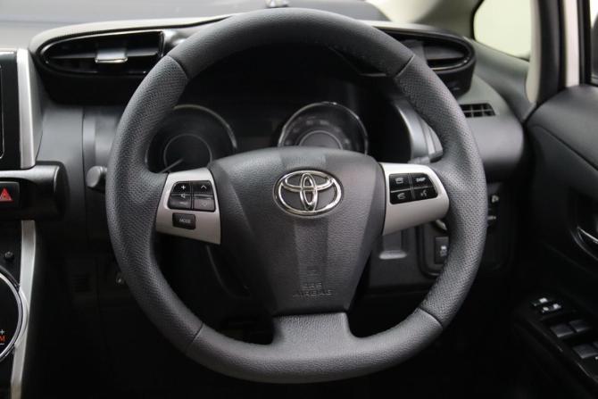 Toyota Wish II с пробегом 2012 года, цена 1 245 350 рублей, 246686 км, минивэн, Автокод Объявления