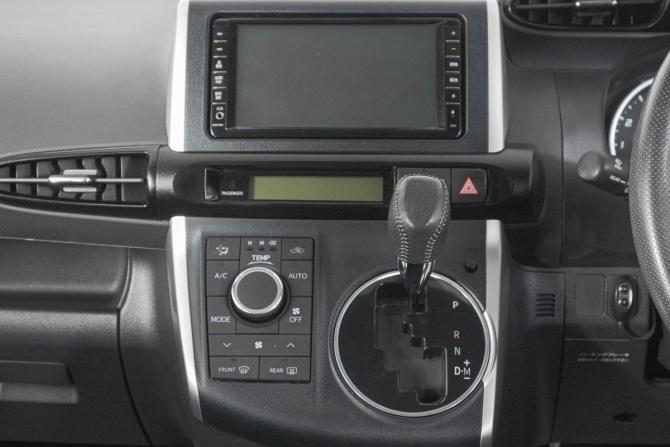Toyota Wish II с пробегом 2009 года, цена 1 389 000 рублей, 88350 км, минивэн, Автокод Объявления