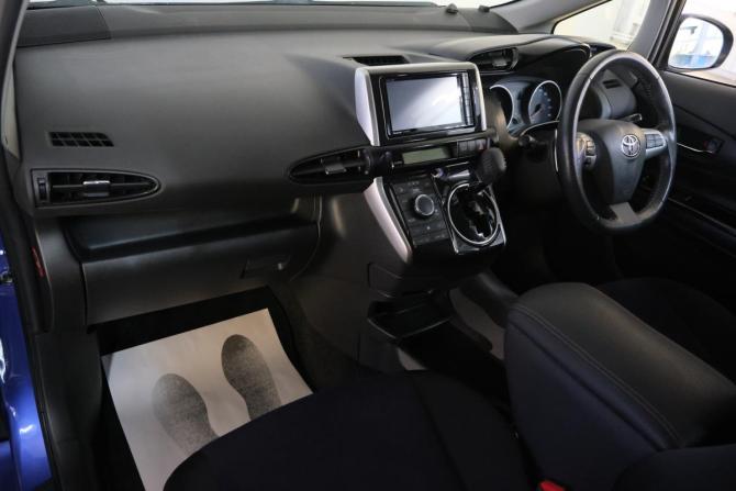 Toyota Wish II Рестайлинг с пробегом 2012 года, цена 1 519 000 рублей, 109360 км, минивэн, Автокод Объявления