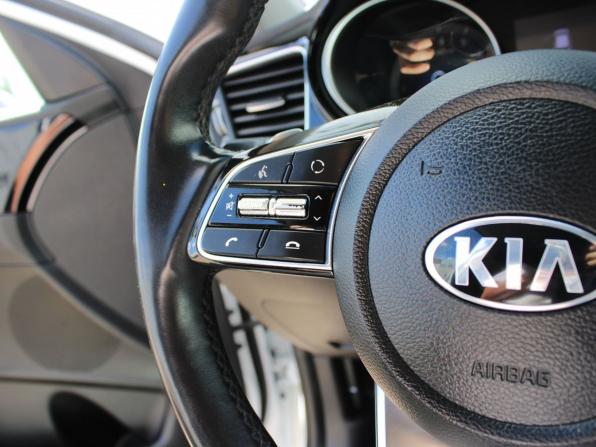 Kia Ceed III с пробегом 2021 года, цена 1 979 000 рублей, 53617 км, хэтчбек, Автокод Объявления