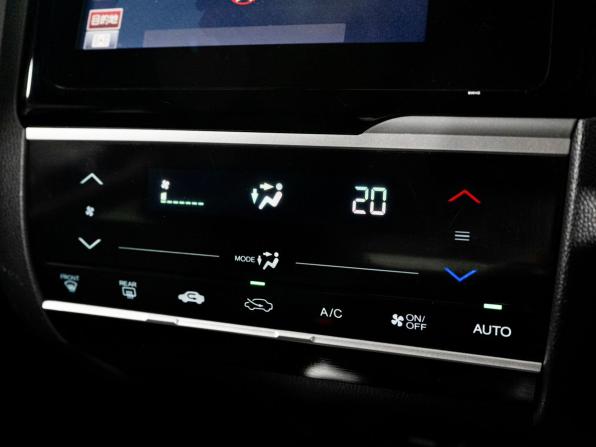 Honda Fit III с пробегом 2013 года, цена 949 500 рублей, 119081 км, хэтчбек, Автокод Объявления