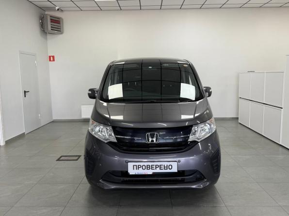 Honda Stepwgn V с пробегом 2017 года, цена 1 770 000 рублей, 106451 км, минивэн, Автокод Объявления