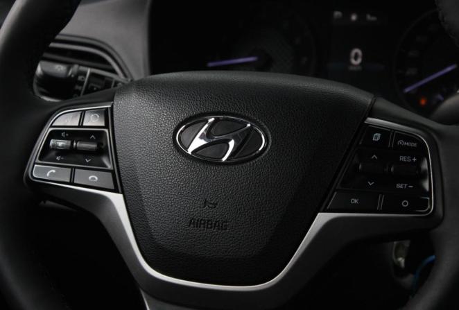 Hyundai Solaris II Рестайлинг с пробегом 2021 года, цена 1 270 000 рублей, 206500 км, седан, Автокод Объявления