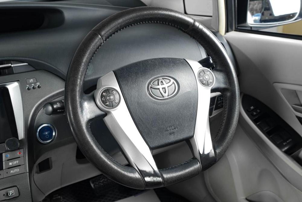 Toyota Prius III (XW30) Тюмень  - изображение 12