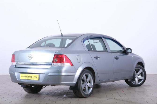 Opel Astra H Рестайлинг с пробегом 2013 года, цена 669 000 рублей, 195500 км, седан, Автокод Объявления